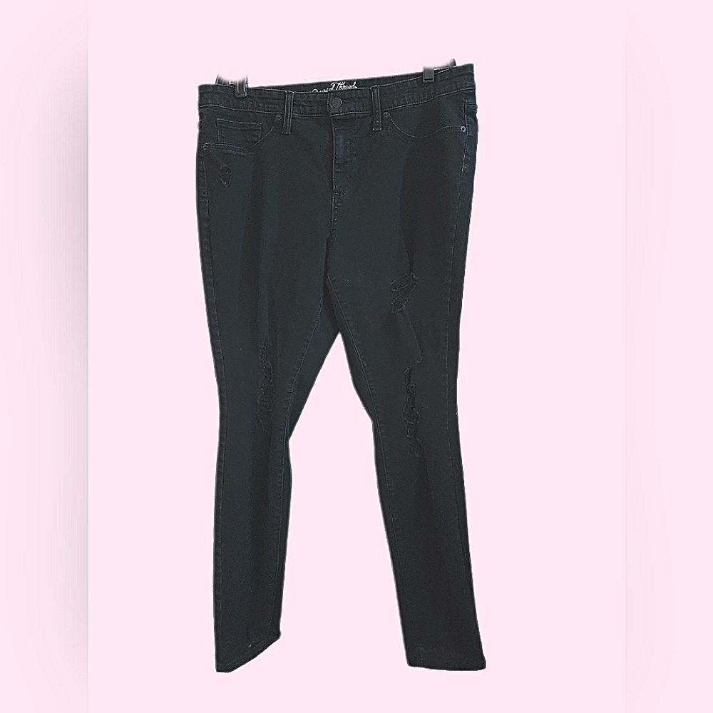Universal Thread Distressed Black Skinny Jean Size 16